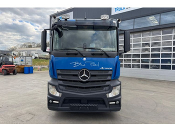Cab chassis truck Mercedes-Benz Actros 2545 6x2: picture 2