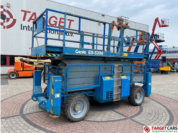 Scissor lift GENIE