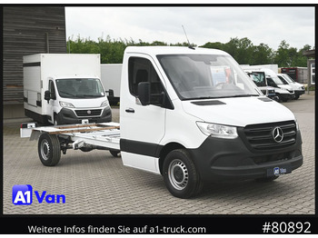 Cab chassis truck MERCEDES-BENZ Sprinter 317