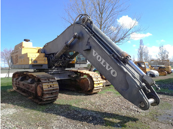 Crawler excavator VOLVO EC700B LC: picture 2