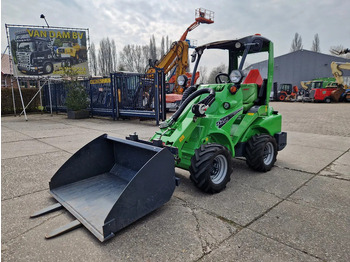 Compact track loader AVANT