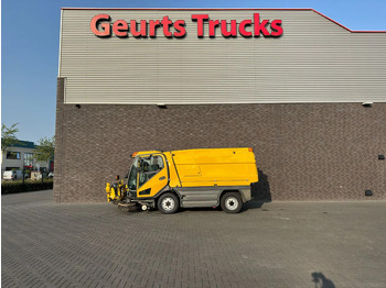 Industrial sweeper