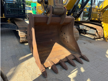 Crawler excavator Caterpillar 352F: picture 4