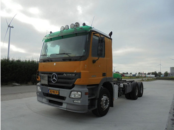 Cab chassis truck Mercedes-Benz Actros 2636 6X4: picture 1