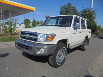 Car TOYOTA Land Cruiser
