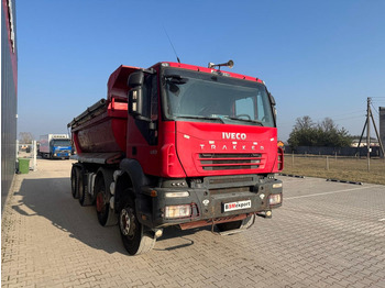 Tipper Iveco Trakker AD 410 T 41, 8x4: picture 2