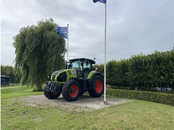 Farm tractor CLAAS Axion 830