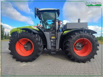 Farm tractor CLAAS Xerion 5000