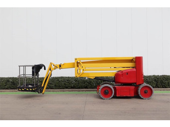 Articulated boom NIFTYLIFT