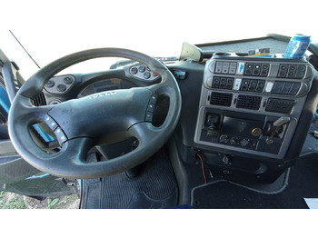 Interior photo 1: Tractor unit IVECO AS440S45T