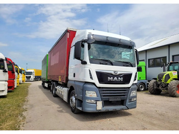 Curtainsider truck MAN