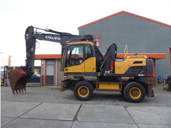 Wheel excavator VOLVO EW210D: picture 2