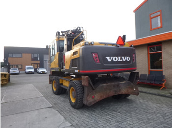 Wheel excavator VOLVO EW210D: picture 3