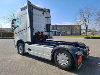 Tractor unit Volvo FH4-460 / VEB+ / DOUBLE TANK / FRIDGE / AUTOMATIC / EURO-6 / 2018: picture 3
