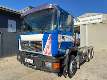 Cab chassis truck MAN 25.272