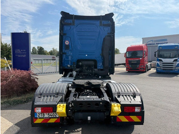 Tractor unit Ford F-MAX EURO 6: picture 5