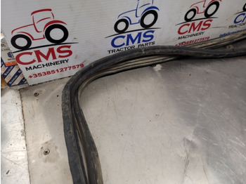 Body and exterior Massey Ferguson 4355, 4245, 4255 Cab Roof Hatch Seal Kit 3821741m1, 3901554m1: picture 3