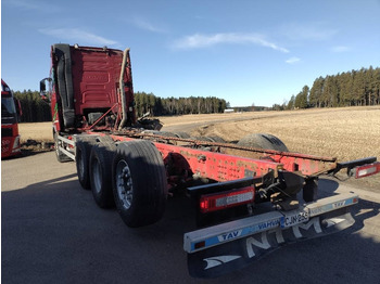 Cab chassis truck Volvo FH750 8x4 alusta: picture 3