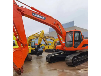 Crawler excavator DOOSAN DH220