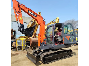 Crawler excavator DOOSAN DX60W
