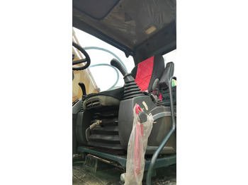 Wheel excavator Hyundai 210: picture 3
