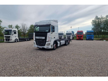 Container transporter/ Swap body truck DAF XF 460: picture 2