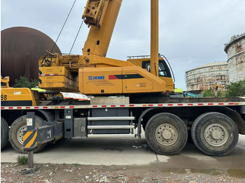 Mobile crane XCMG