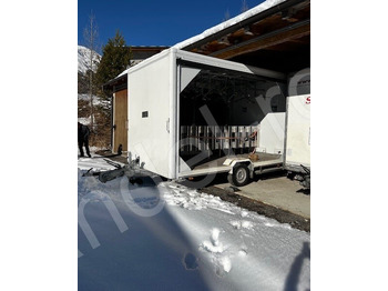 Closed box trailer
