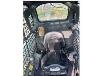 Skid steer loader Bobcat S550: picture 5