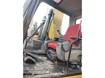 Crawler excavator CAT 323 D: picture 2