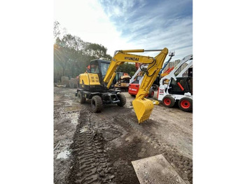 Wheel excavator HYUNDAI