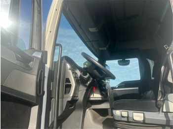 Interior photo 1: Tractor unit MAN TGX 18.480 / RETARDE