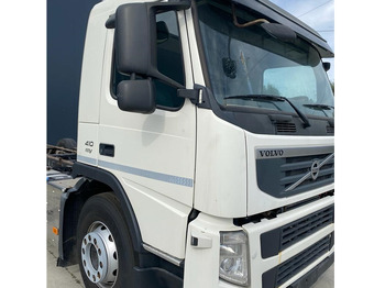 Cab chassis truck Volvo FM: picture 3