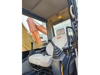 New Crawler excavator CATERPILLAR CAT 320D2: picture 4