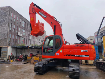 Crawler excavator DOOSAN DX225LCA: picture 2