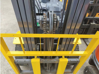 Diesel forklift KOMATSU FD30 FD50 FD70 Japanese diesel forklift: picture 3