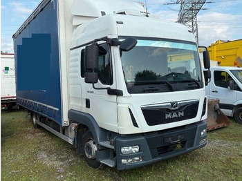 Curtainsider truck MAN