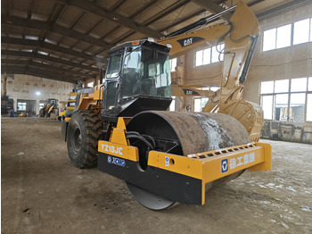 Compactor XCMG YZ18JC: picture 4