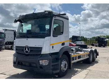 Hook lift truck MERCEDES-BENZ Actros 2543