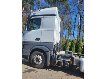 Tractor unit Mercedes-Benz Actros 1843 LS: picture 3