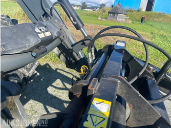 Farm tractor 2009 New Holland T6070 - med frontlaster: picture 5