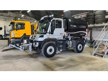 Truck UNIMOG