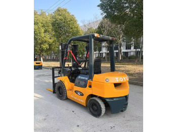 Diesel forklift TOYOTA