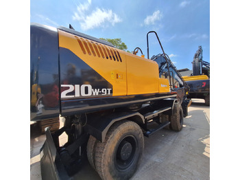 Wheel excavator HYUNDAI