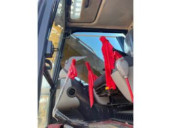 Crawler excavator Komatsu PC 210-8: picture 3 Crawler excavator Komatsu PC 210-8: picture 3