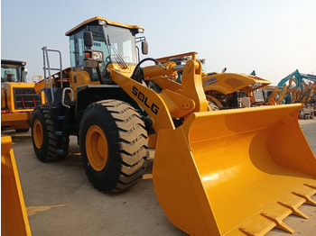 Backhoe loader