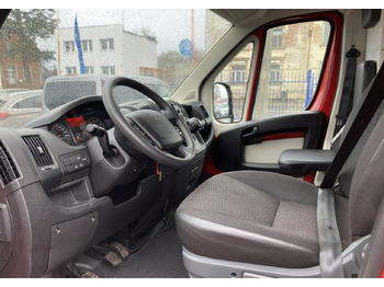 Interior photo 1: Lease a  Peugeot Boxer Autosklep pieczywa Gastronomiczny Food Truck Foodtruck sklep 2018 Peugeot Boxer Autosklep pieczywa Gastronomiczny Food Truck Foodtruck sklep 2018