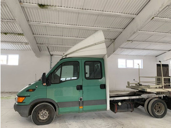 Mini artic tractor unit, Combi van Iveco 3551: picture 2