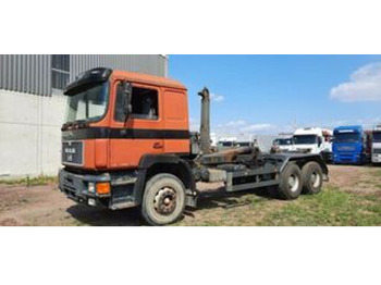 Hook lift truck MAN