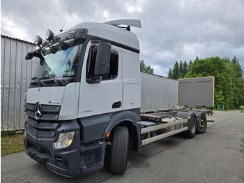 Container transporter/ Swap body truck MERCEDES-BENZ Actros 2553